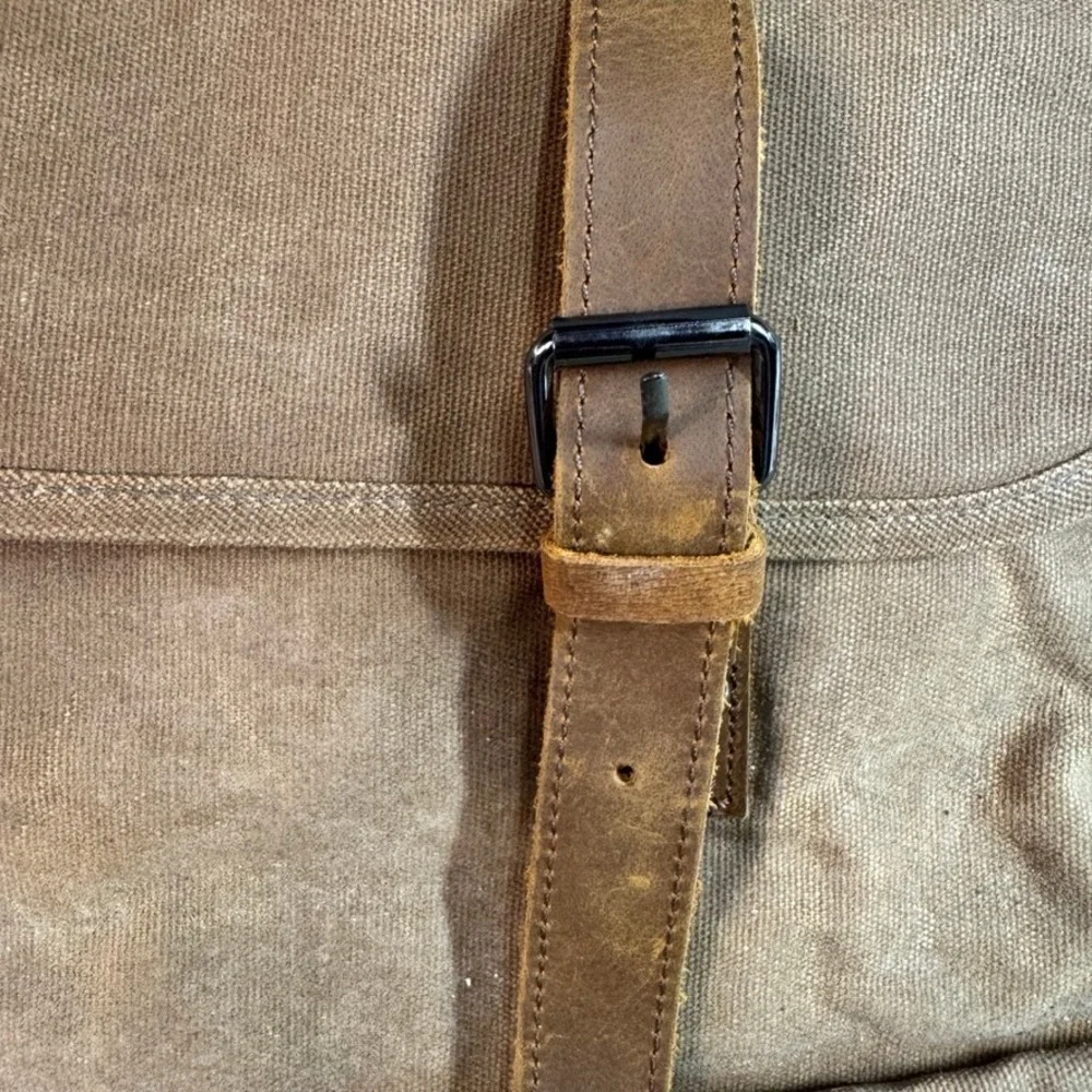 N/A rugged messenger